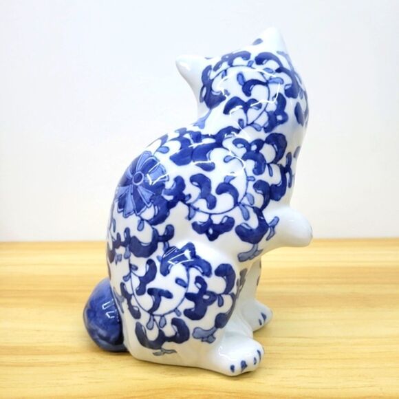 Blue and White Ceramic Cat Figurine - Picture 4 of 11